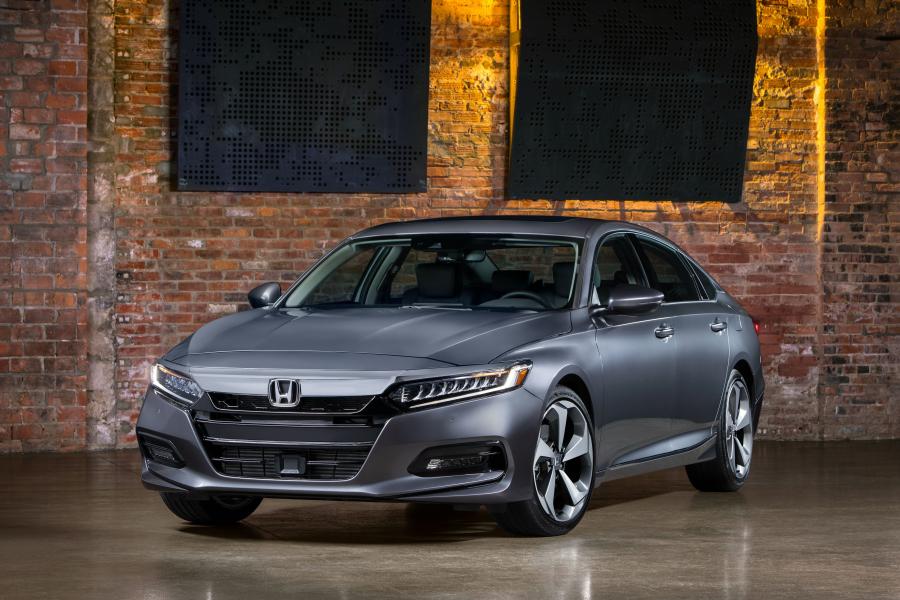  Honda Accord Touring Hybrid 2017 года  (NA) (фото 119 из 170)